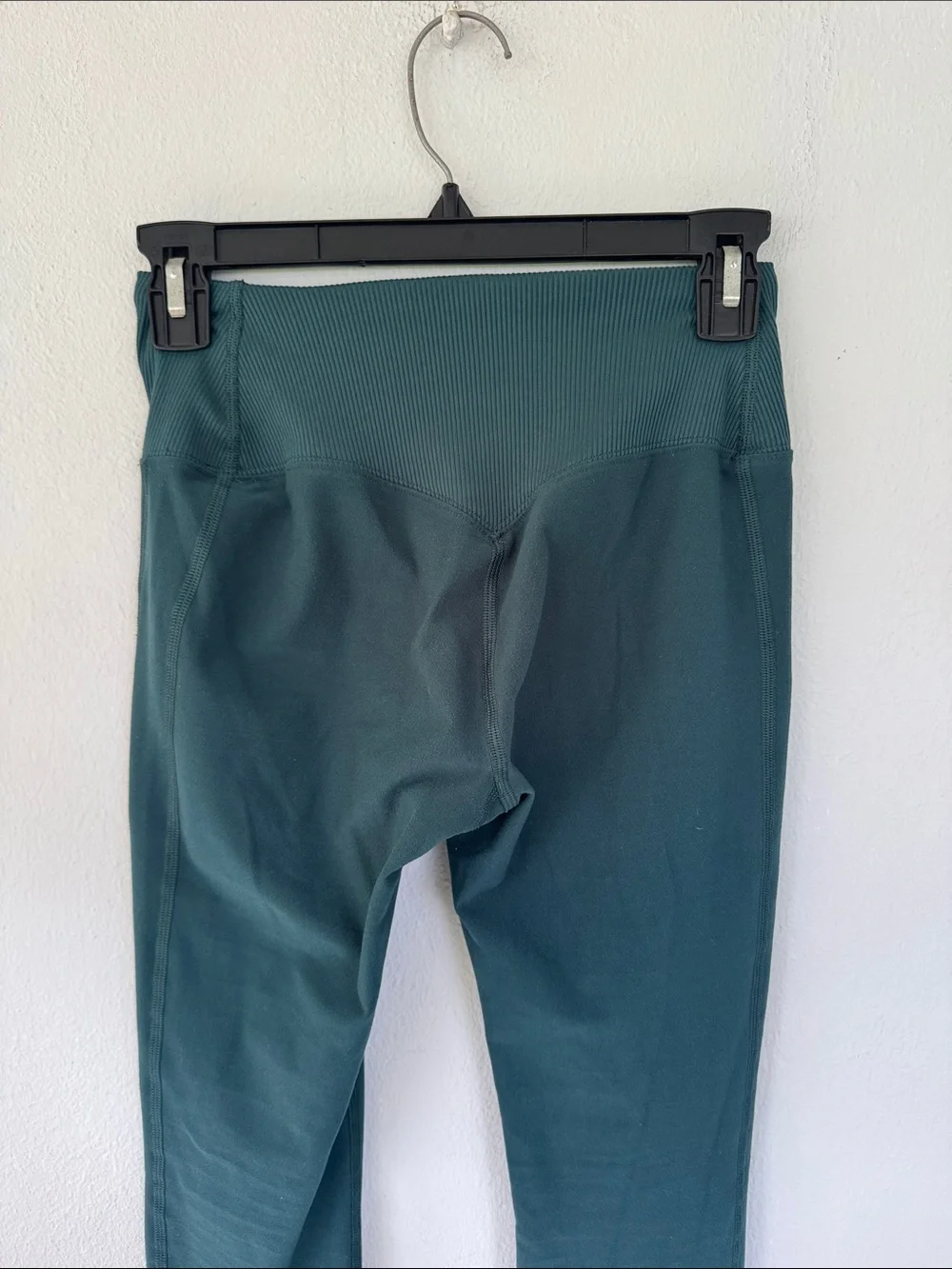 Alo Yoga dark forest green high rise rib trim full length leggings size small
